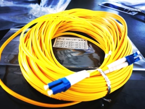 Cable de Fibra Óptica OFNP OFNR, Longitudes Personalizadas SM/LC UPC/CMP para FTTH, Longitud de Onda 1310/1550/1625nm, Garantía de 3 Años - Product Image 4