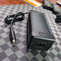 Chargeur de batterie Li-ion automatique 100V-240V 45-60HZ 42V 3A CE ROHS FCC pour véhicule électrique 150W
