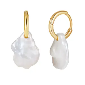 2024 nuova moda orecchini in argento donna semplice irregolare perla d'acqua dolce goccia oro cerchio huggies orecchini all'ingrosso