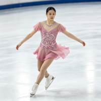 Robe de patinage artistique rose à manches volantées, en tissu maillé avec strass pour enfants et adultes, pour compétitions et spectacles sur glace