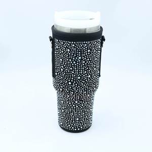 Bolsa Portabotellas con Brillantes para Aventuras, Funda de Neopreno para Vaso de 40oz con Asa y Correa Ajustable, Detalles Glamurosos con Diamantes - Product Image 4