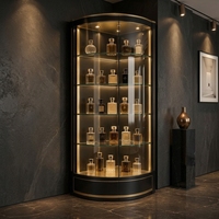 Schwarz-Goldene Eck-Parfüm-Vitrine mit Gebogenen Glasregalen LED-Beleuchtete Einzelhandels-Ausstellungsvitrine Duft-Theke