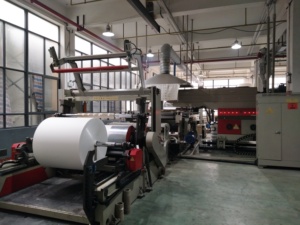 फैक्टरी पीई लेपित पीएलए कोटिंग क्राफ्ट पेपर रोल कच्चे सामग्री कागज कप व्हाइटबोर्ड कार्ड रोल स्टॉक - Product Image 2