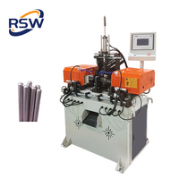 Machine à chanfreiner pneumatique à double tête 60, produit des bords chanfreinés lisses et sans bavures.