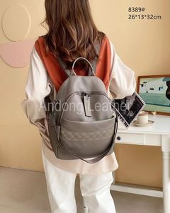 Mochilas para mujer, mochila clásica de cuero de vaca auténtico a la moda, bolso de hombro femenino de doble uso para viaje - Product Image 4