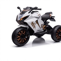 Triciclo Elettrico a Doppia Trazione con Telecomando per Bambini 2-4 Anni, Giocattolo Cavalcabile Tipo Auto