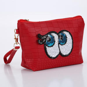 Up and Running Camping Sacs à cosmétiques en cuir synthétique raffiné Superbe étui à maquillage anti-mites Sac de maquillage trempé pour mariage - Product Image 3