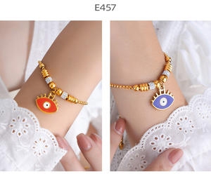 Pulsera de Acero Inoxidable Chapada en Oro de 18K con Dijes de Ojo Turco, Corazón y Sol, Estilo Hip-Hop Americano, para Mujer, Venta al por Mayor - Product Image 4