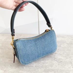 Blue Women's <span class=keywords><strong>Swinger</strong></span> Denim Indigo Crossbody 20 Bolso de hombro de alta calidad Bolso de mano Diseñador de moda para niña Fiesta de compras - Product Image 3