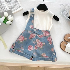 Set Due Pezzi da <span class=keywords><strong>Bambina</strong></span> 2025 Casual in Denim con Pantaloncini Monospalla a Tinta Unita, Salopette Estiva alla Moda <span class=keywords><strong>per</strong></span> Neonati Mix - Product Image 2