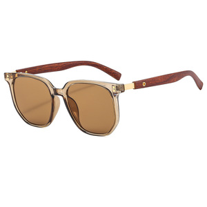 Gafas <span class=keywords><strong>de</strong></span> sol con montura cuadrada <span class=keywords><strong>de</strong></span> grano <span class=keywords><strong>de</strong></span> madera para hombre y mujer, Material acrílico <span class=keywords><strong>de</strong></span> PC <span class=keywords><strong>de</strong></span> color caramelo para fotografía <span class=keywords><strong>de</strong></span> <span class=keywords><strong>calle</strong></span> al aire libre - Product Image 5