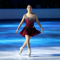 Robe de patinage artistique bordeaux à col rond, manches longues, dos ouvert à grand cercle, ornée de strass, pour compétition, pour filles et femmes