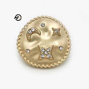 Bottone con gambo dorato di fascia alta con stella lucida decorazione con diamanti a forma di luna rivestita per abito Cardigan maglione - Product Image 3