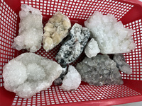 Vente flash : Cluster d'apophyllite bleu clair naturel en vrac avec druzy et formation de stilbite géante, spécimen minéral pour décoration ou cadeau