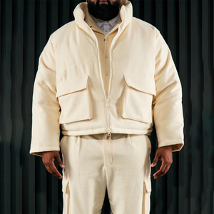 XJYD Fournisseur de Blousons Personnalisés de Haute Qualité, Doudounes Courtes Texturées à Tissage Robuste avec Poches Cargo pour Hommes - Product Image 3