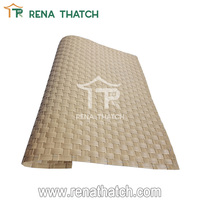 Decoración de techo con clasificación de fuego Alfombra de tejido de ratán artificial Hoja de paja Hoja de correas de ratán de plástico sintético