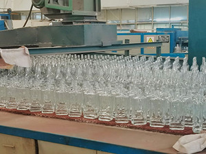 Cổ điển 750ml/1000ml rượu vang chai thủy tinh mẫu miễn phí rõ ràng Glass Gin chai với nút chai cho Tequila và Brandy - Product Image 4