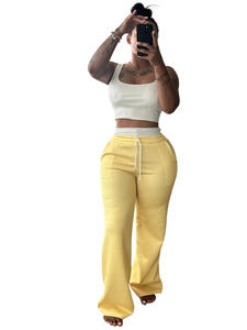 Conjunto de <span class=keywords><strong>2</strong></span> piezas con logotipo personalizado, ropa de verano, mallas anchas de color, pantalones acampanados, camiseta, conjunto de ropa de descanso para mujer, chica alta amigable - Product Image 3