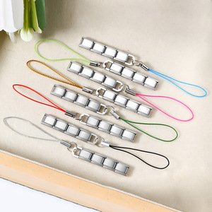 Correa de Teléfono Móvil Colorida, Diseño Modular de Acero Inoxidable, Colgante de Llavero DIY, Cubo Geométrico, Joyería Unisex - Product Image 4