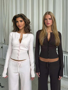 Ensemble Deux Pièces Aoyema Personnalisé de Haute Qualité, Nouveau Style, Sexy, avec Haut Ajusté et Pantalon Décontracté Taille Basse pour <span class=keywords><strong>Femme</strong></span> - Product Image 4