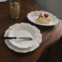 Assiette à dessert ovale en porcelaine rétro de luxe léger, sous glaçure, couleur unie, compatible micro-ondes, pour mariage et fêtes, haute valeur