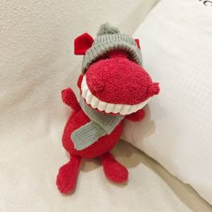 Peluche de Dinosaurio Rojo, Suave y Adorable, con Diseño de <span class=keywords><strong>Dino</strong></span> y Gorro, para Niños, Compañero de Sueño, Decoración del Hogar, Venta al por Mayor en Supermercados - Product Image 4