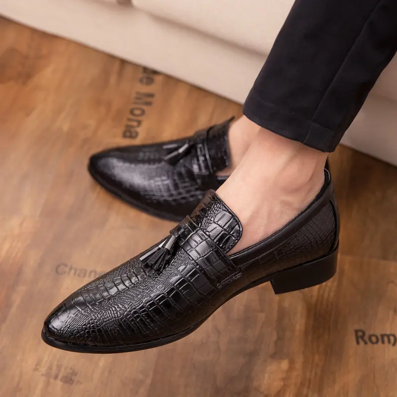 British Style Men's Tassel Business Shoes Pointed Toe Casual PU Leather Office Shoes Slip-on Loafers Wedding Dress Man Shoe