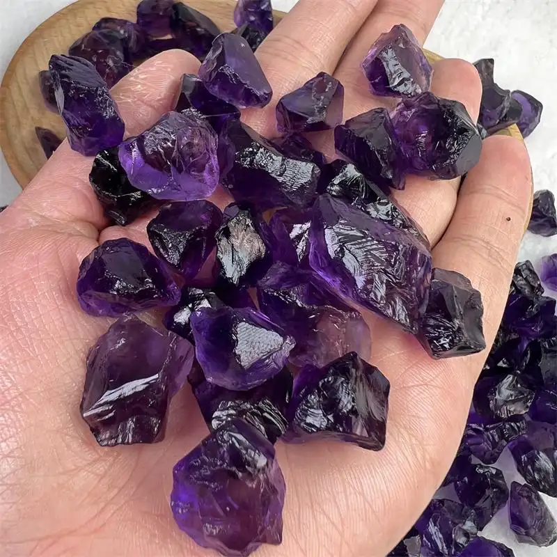 Campione minerale di sculture di ametista grezza di pietra grezza di ametista viola scuro naturale di alta qualità per Cabochon