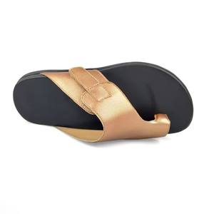 Zapatillas de playa con forro suave personalizado, <span class=keywords><strong>chanclas</strong></span> médicas de suela ancha, corrector ortopédico de <span class=keywords><strong>juanetes</strong></span>, zapatillas ajustables para hombres - Product Image 4