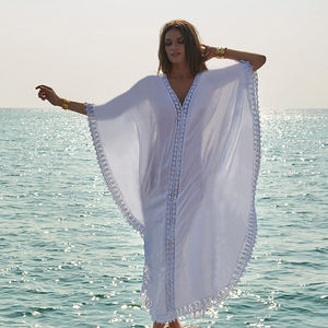 <span class=keywords><strong>Camicetta</strong></span> da spiaggia per le vacanze oversize <span class=keywords><strong>in</strong></span> <span class=keywords><strong>pizzo</strong></span> 2019 con stampa a V con scollo a pipistrello ampio abito da spiaggia bianco da donna - Product Image 5