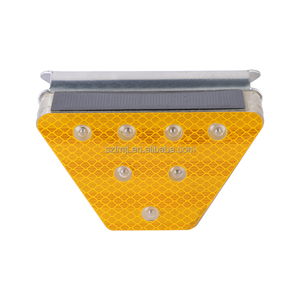 Năng lượng mặt trời LED cảnh báo giao thông ánh sáng hình thang hộ Lan Tôn sóng delineator cho đường cao tốc rào cản phản chiếu đường Markers cho đường cao tốc - Product Image 2