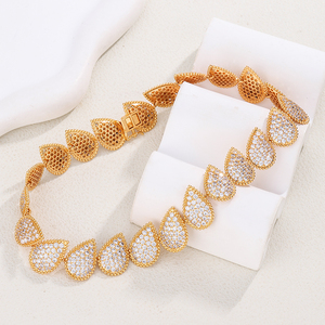 Collana Hip-hop in Ottone Placcato Oro Ispirata ai Serpenti con Zirconi Centrali per un Look Alla Moda - Product Image 1