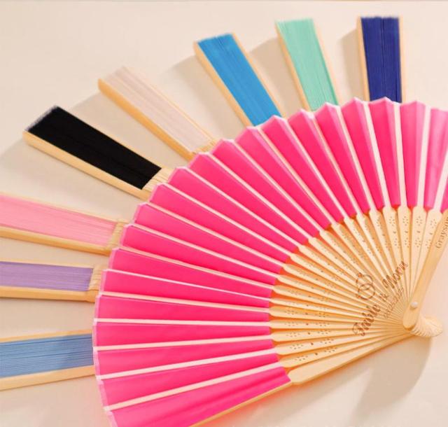 Eco-Friendly Bamboo Bone Hollow Silk Fan Custom Multi-Color Painted Animal Design Folding Hand Fan for Wedding Guest Promotion