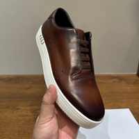 Mocassins décontractés pour hommes en cuir de vachette pleine fleur, décorés de surpiqûres, à enfiler, avec semelle extérieure en caoutchouc durable et rehaussante, style européen