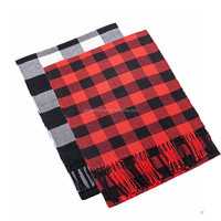Sciarpe e Scialli Etnici Invernali Unisex a Quadri Verde e Rosso in Finta Pelliccia e Lana con Nappe Natalizie per Donne Eleganti