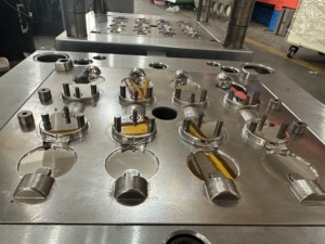 Moldes De Injeção Fabricante <span class=keywords><strong>38mm</strong></span> Flip Top Molde Plástico Flip Top <span class=keywords><strong>Cap</strong></span> Molde Tampa De Garrafa Molde De Injeção Fabricante - Product Image 6