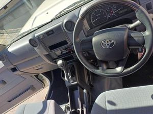 MEJORES OFERTAS en <span class=keywords><strong>Toyota</strong></span> Land Cruiser 79 USADA, Camioneta de <span class=keywords><strong>Cabina</strong></span> <span class=keywords><strong>Simple</strong></span>, 2.8l Automática - Product Image 5