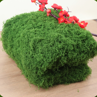Elegante Alfombra de Musgo Artificial, Tapete de Césped Verde Sintético Realista para Decoración de Bodas, Fiestas y Eventos