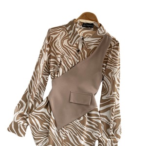 Moda de primavera Nuevo estilo coreano Tops de manga larga Blusa de dos piezas falsa de empalme a rayas suelta y delgada - Product Image 1