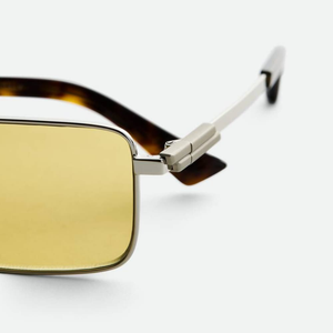 Lunettes de soleil rectangulaires en métal BottegaClassic pour hommes et femmes, protection UV400, avec embouts en acétate pour un usage quotidien venetaBV - Product Image 3