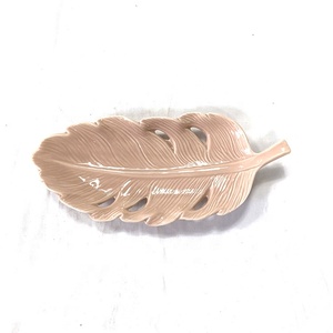 Nouveau antique petite feuille forme <span class=keywords><strong>de</strong></span> savon en céramique bijoux <span class=keywords><strong>plateau</strong></span> <span class=keywords><strong>de</strong></span> fruits pour la <span class=keywords><strong>maison</strong></span> - Product Image 1