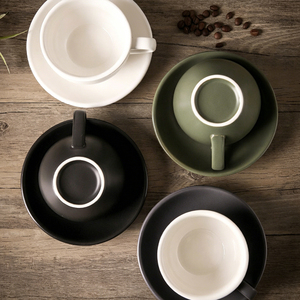 Mug à café latte en céramique noir mat de style nordique minimaliste, tasse à expresso moderne en porcelaine avec soucoupe – Vente en gros - Product Image 3