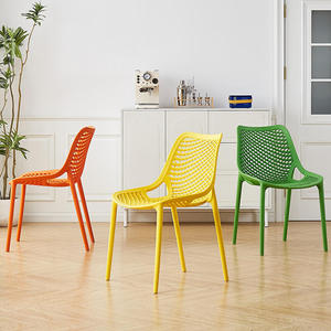 Chaises d'extérieur modernes empilables en <span class=keywords><strong>plastique</strong></span> résistant aux intempéries pour café, patio, terrasse et salle à manger – Vente en gros directe usine à prix abordable - Product Image 4
