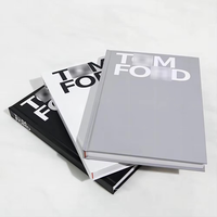 Simulation gris noir et blanc TOM livres anglais page tournant ornements étude bureau accessoires photo livres de décoration