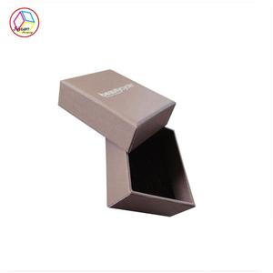 Cajas de <span class=keywords><strong>reloj</strong></span> de embalaje de joyería de papel de 2mm de espesor de moda al por mayor con revestimiento UV brillante mate laminado en relieve artesanía uso Industrial con descuento - Product Image 5