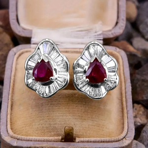 Pendientes de Oreja con Forma de Flor de Lágrima Roja para Mujer, Diseño Geométrico, Accesorios para el Día a Día - Product Image 2