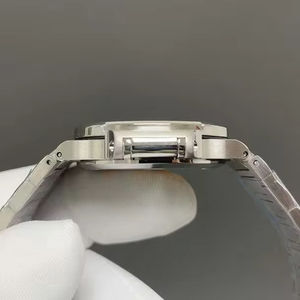 Reloj de Buceo Unisex de Alta Calidad, Deportivo, de Acero Inoxidable, con Movimiento de Cuarzo, Cristal de Zafiro, Esfera con Puntero, Piedra Verde Helada - Product Image 4