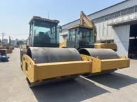 Offre Spéciale Compacteur Routier Robuste XS203J 20 Tonnes Vibratoire Monocylindre 128KW Haute Efficacité Capacité de Montée 30%