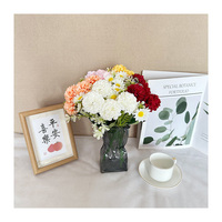 Une sorte de fleur appelée DaisyPromise Haute Qualité 6-Head Single Stem Artificial Loose Flowers Wedding Christmas Graduation