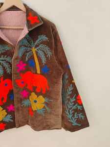 Chaqueta Suzani de Terciopelo con Bordado Animal Hecho a Mano y Diseño Floral, Abrigo Boho Colorido para Festivales, Prenda Exterior Única - Product Image 4